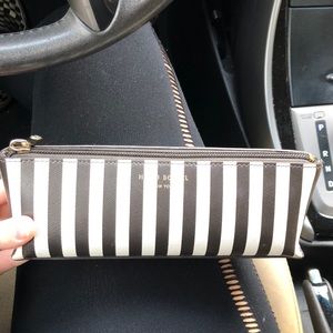 Henri bendel small cosmetic case